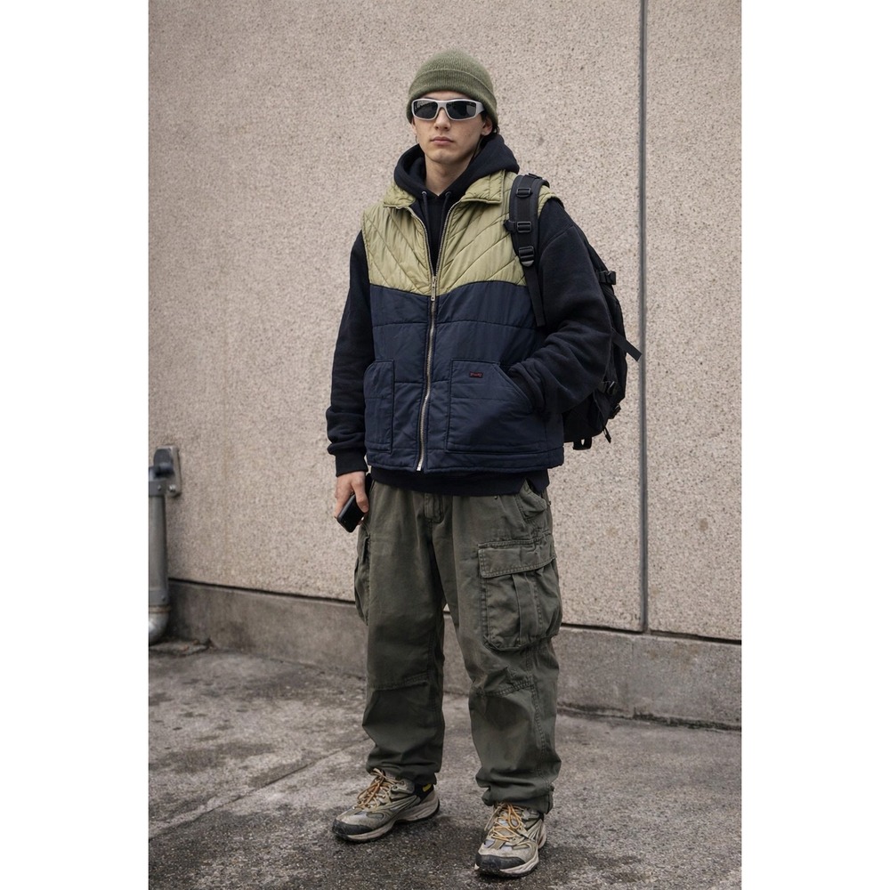 Vintage Wrangler Men's Quilted Vest Two Tone Tan Navy Puffer Workwear- Size XL